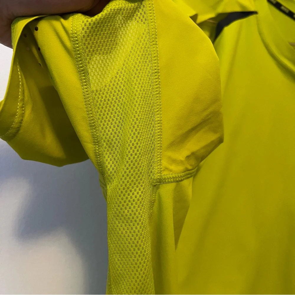 Nike‎ Dri Fit Breathable Cut Out Athletic T-shirt Size XL Running - Picture 6 of 13
